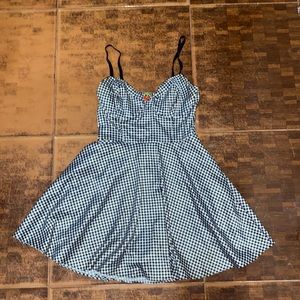 Black and white URBAN OUTFITTERS short dress size M but fits like an S.